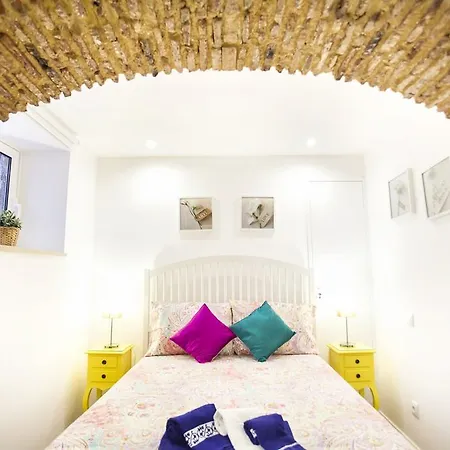 Апартаменты Typical Bairro Alto Лиссабон