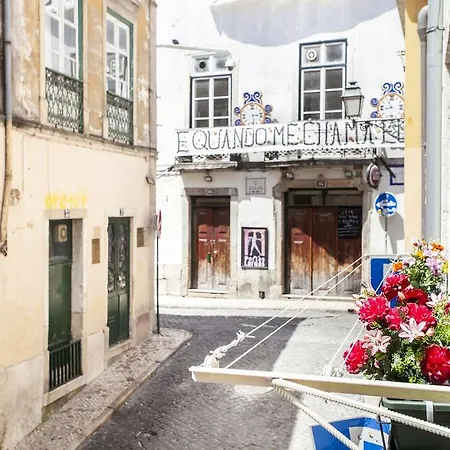 Typical Bairro Alto Апартаменти *